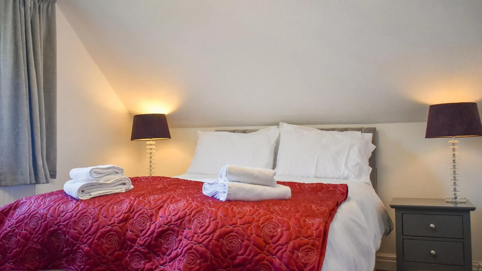 펜션 Albion Cottage 휫비